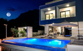 Отель Villa Nina Makarska  Макарска 